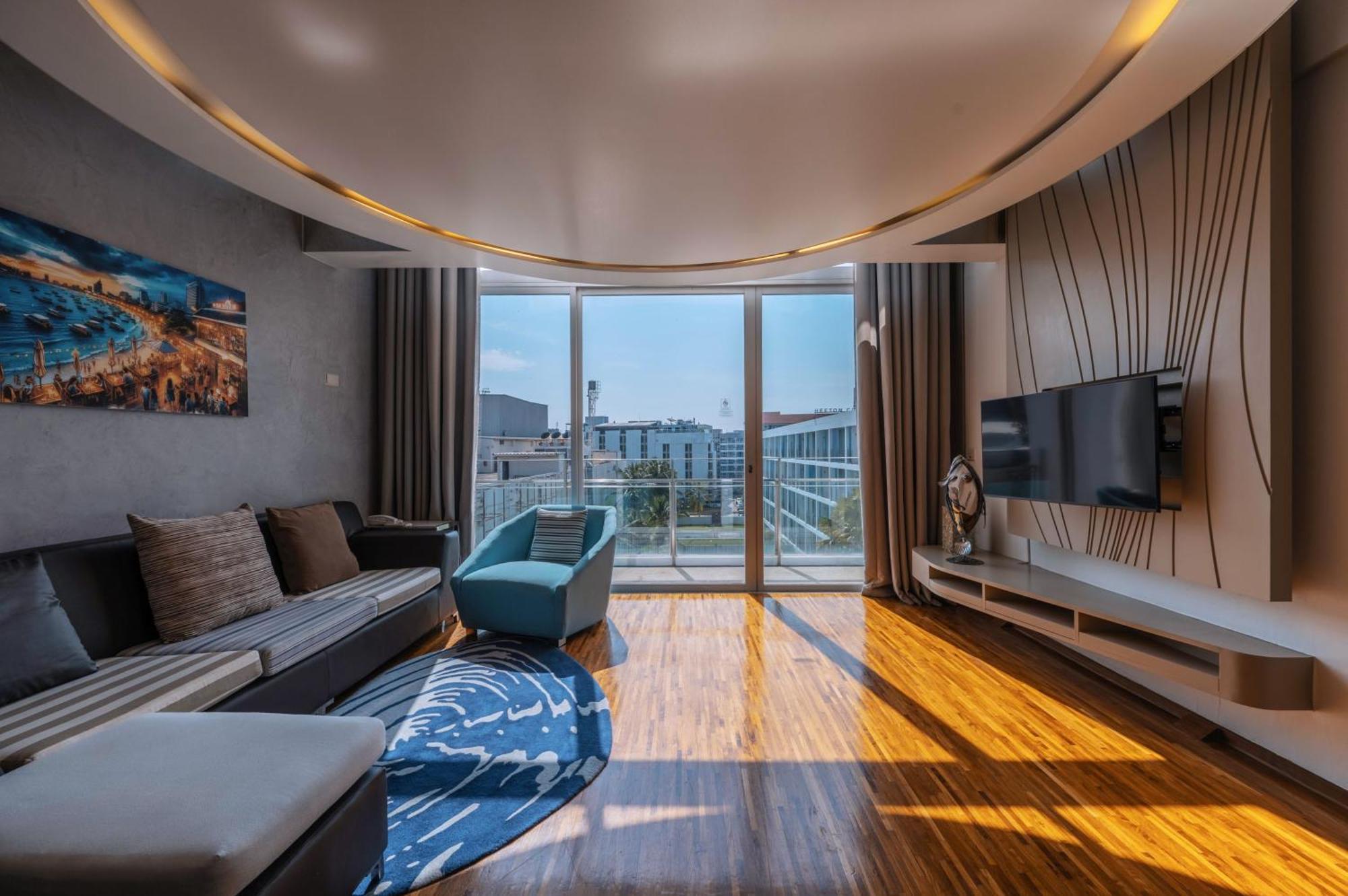Hotel Baraquda Heeton Pattaya By Compass Hospitality Esterno foto