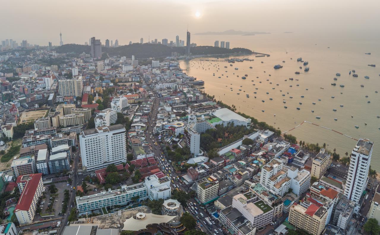 Hotel Baraquda Heeton Pattaya By Compass Hospitality Esterno foto